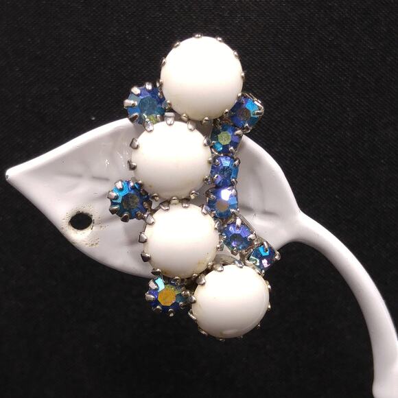 Weiss Aurora Borealis Blue Rhinestone Clip Earrings, White Milk Glass Cabochons - Picture 2 of 10